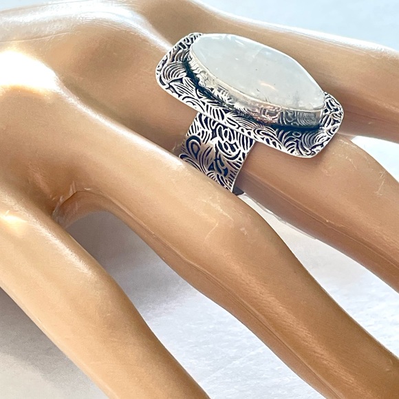 Oval Moonstone Gemstone Silver Ring 7.3/4 - Picture 3 of 10